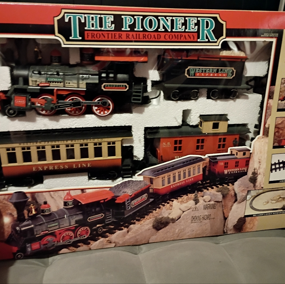 PIONEER Frontier Railroad Train Set - Red, Black, Gold
